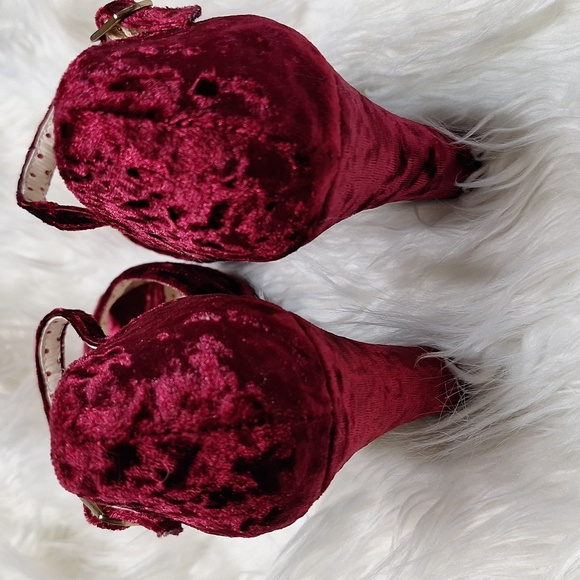 But another innocent tale velvet,wine colored heels - Picture 8 of 11